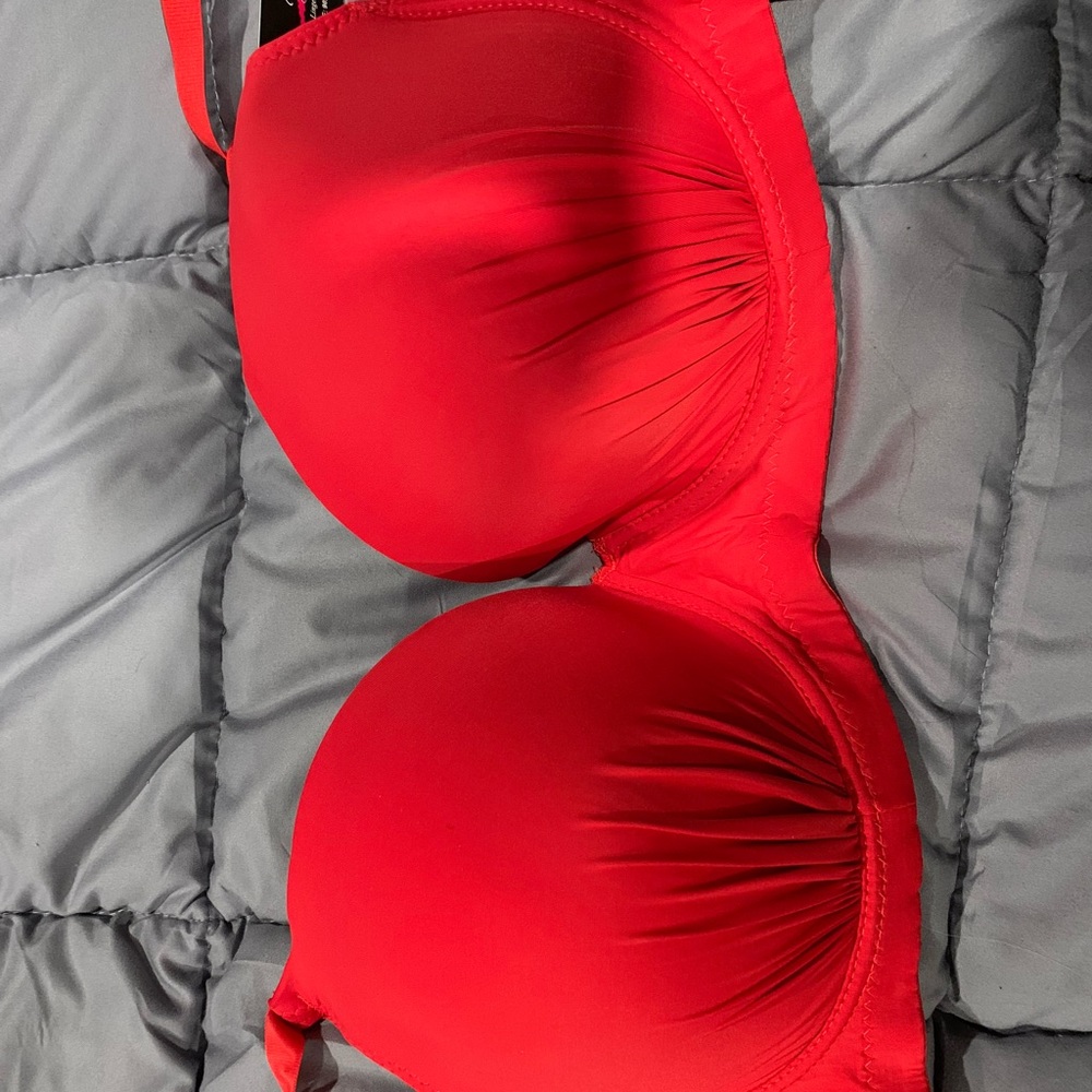 Ruched red Youmita bra size 40DDD.